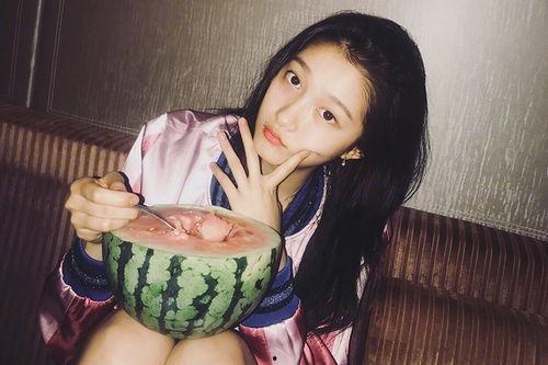 娱乐吃瓜女星牺牲小说,瓜田里的明星泪