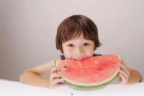 娱乐718吃瓜蜡笔小姜,蜡笔小姜吃瓜背后的故事